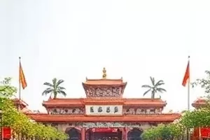 《片尾字幕考据》封面，投影幕布上滚动的密集字幕
